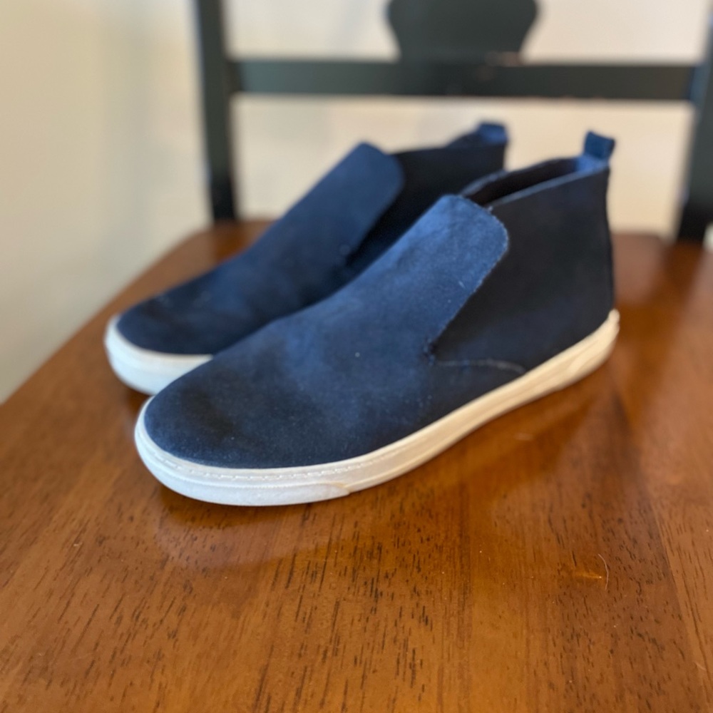 DV suede navy mid tops